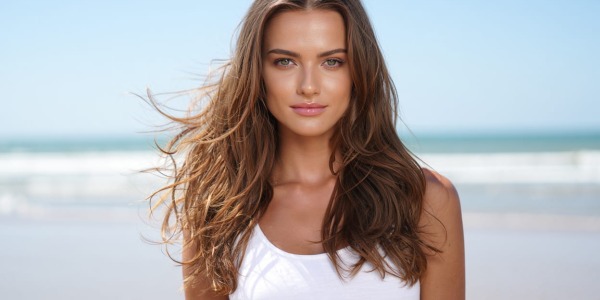 Cómo proteger tu cabello en verano: guía definitiva para una melena sana esta temporada